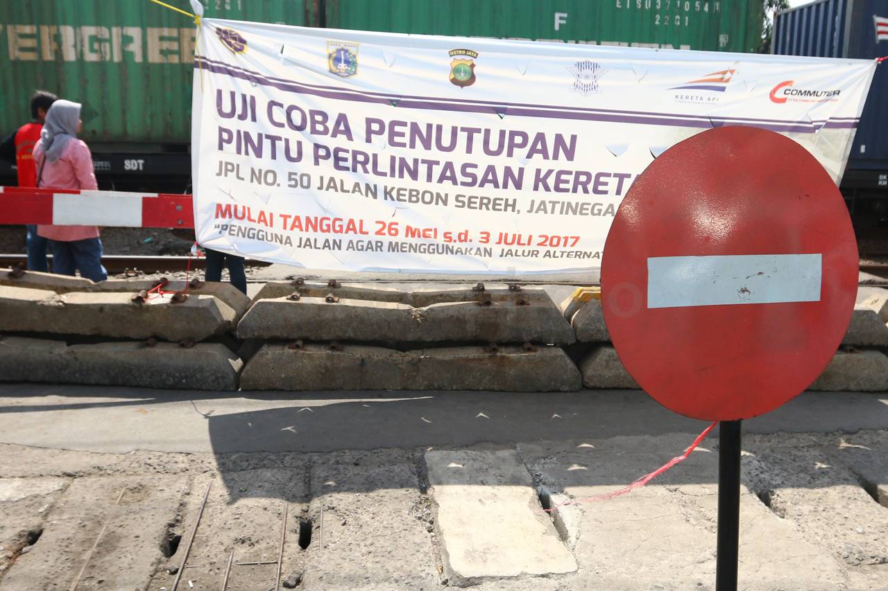 Ujicoba Penutupan Perlintasan...