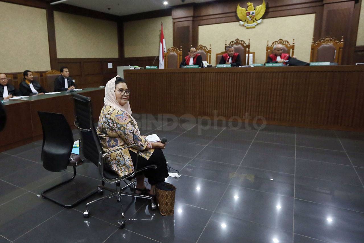 Siti Fadilah Supari...