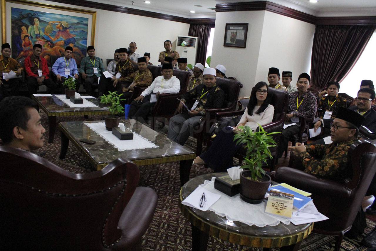 Ketua MPR Menerima Kunjungan...