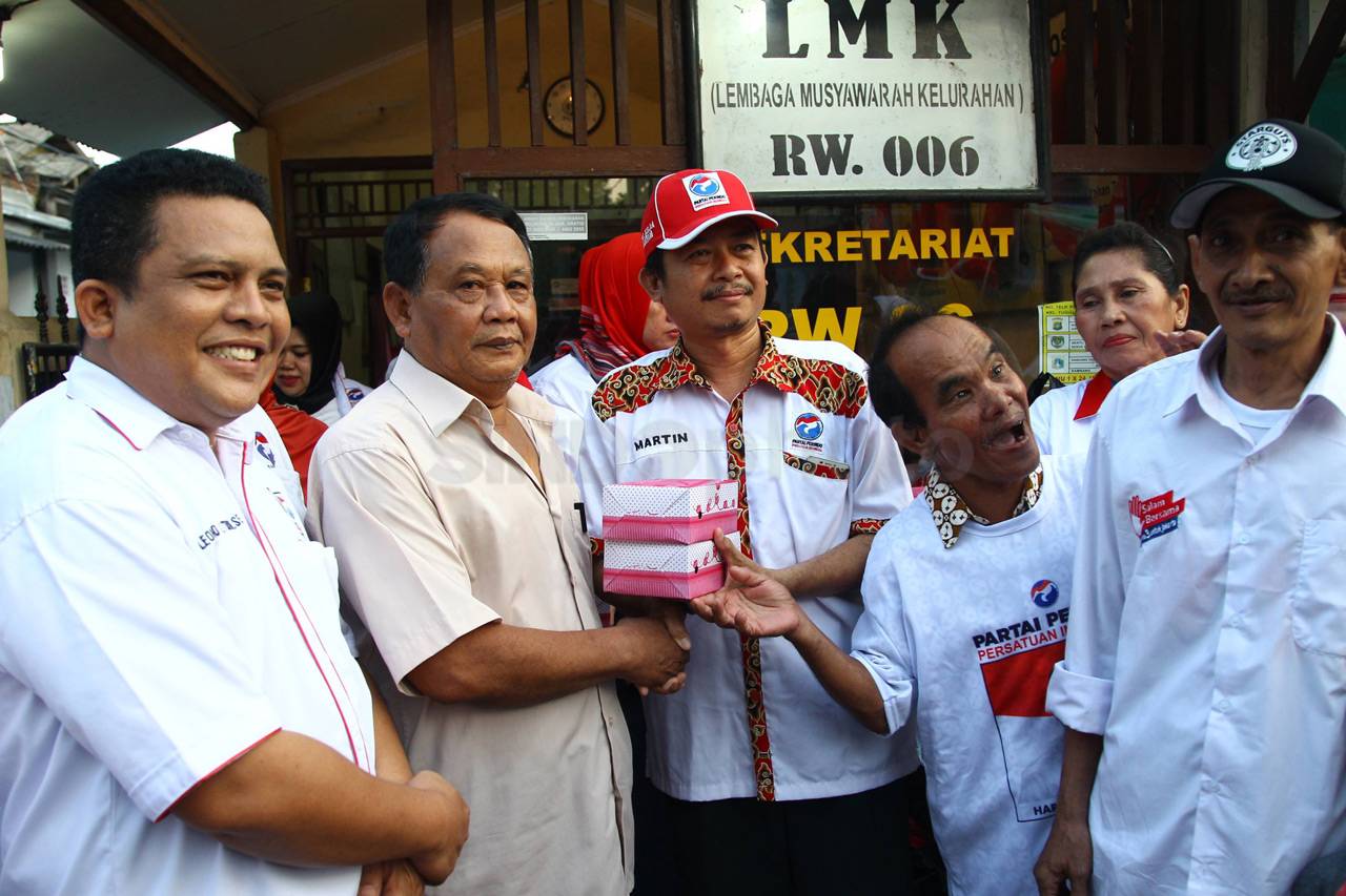 Perindo Bagikan Ratusan...