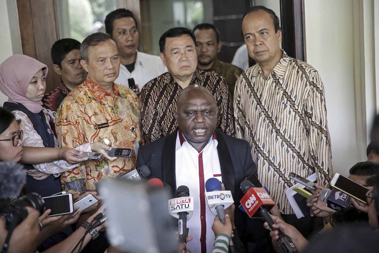 Bahas Pembubaran HTI,...