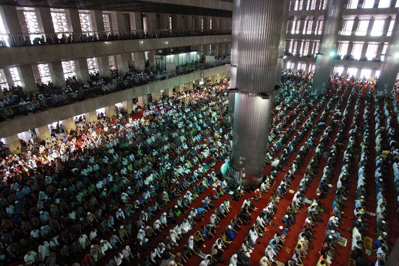 Usai Salat Jumat, Ribuan...