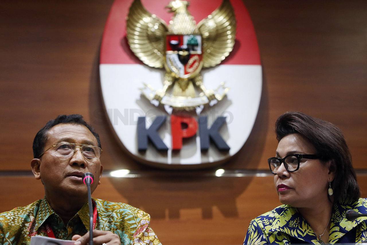 KPK Tunjukkan Barang...