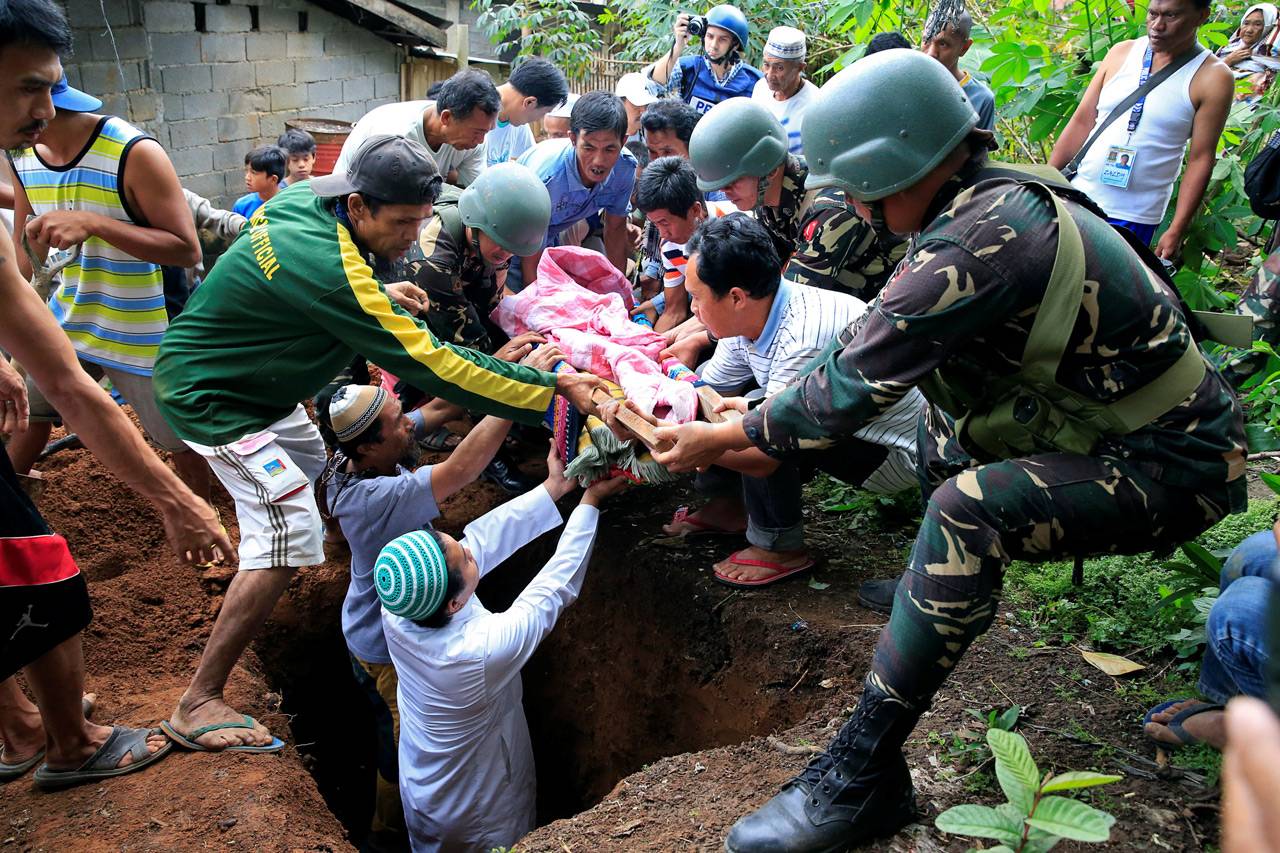 Militer Filipina Buru...