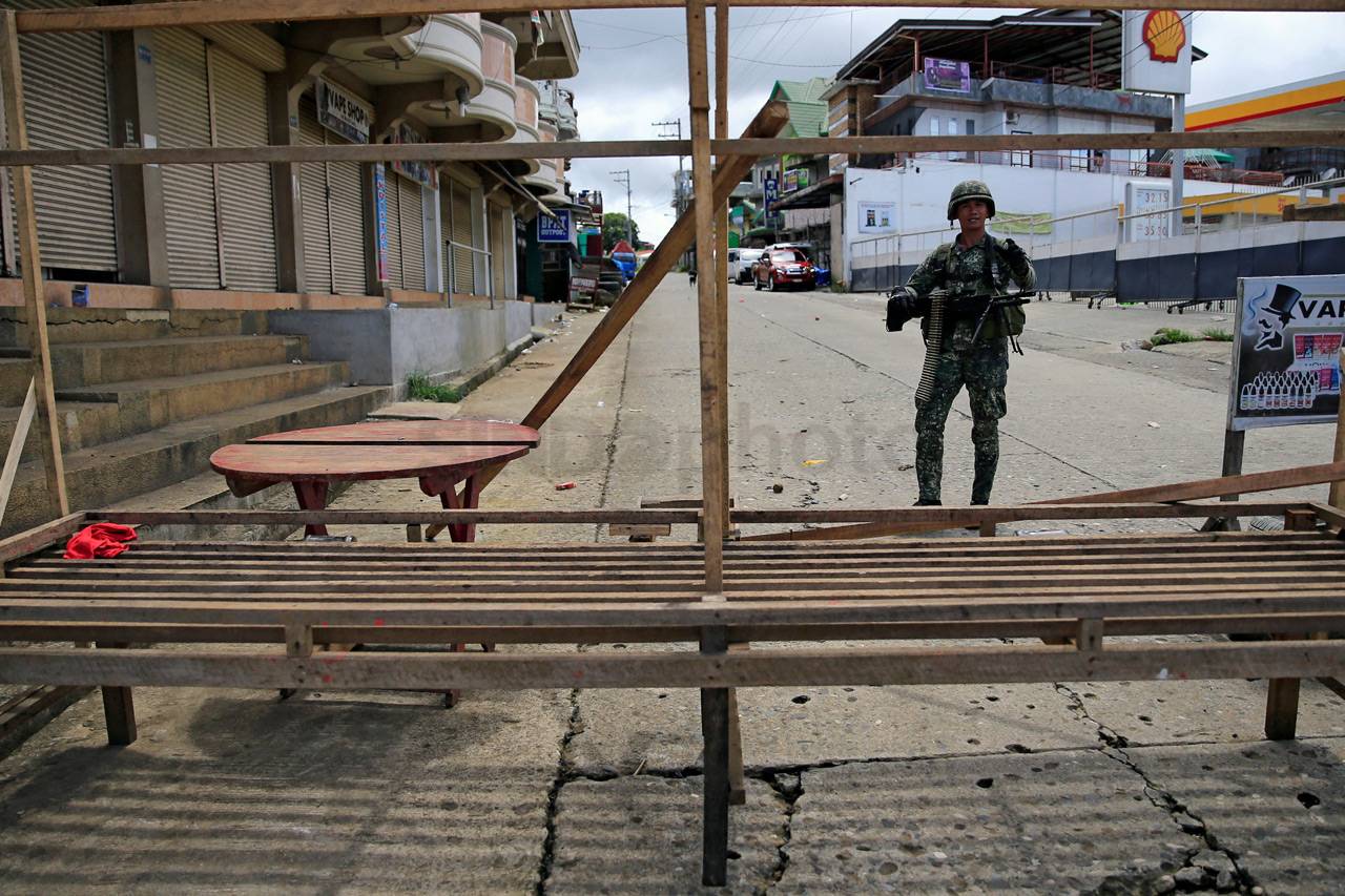Militer Filipina Buru...