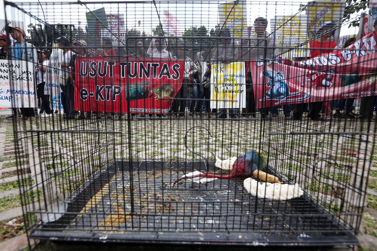 Komunitas Politik Guntur...