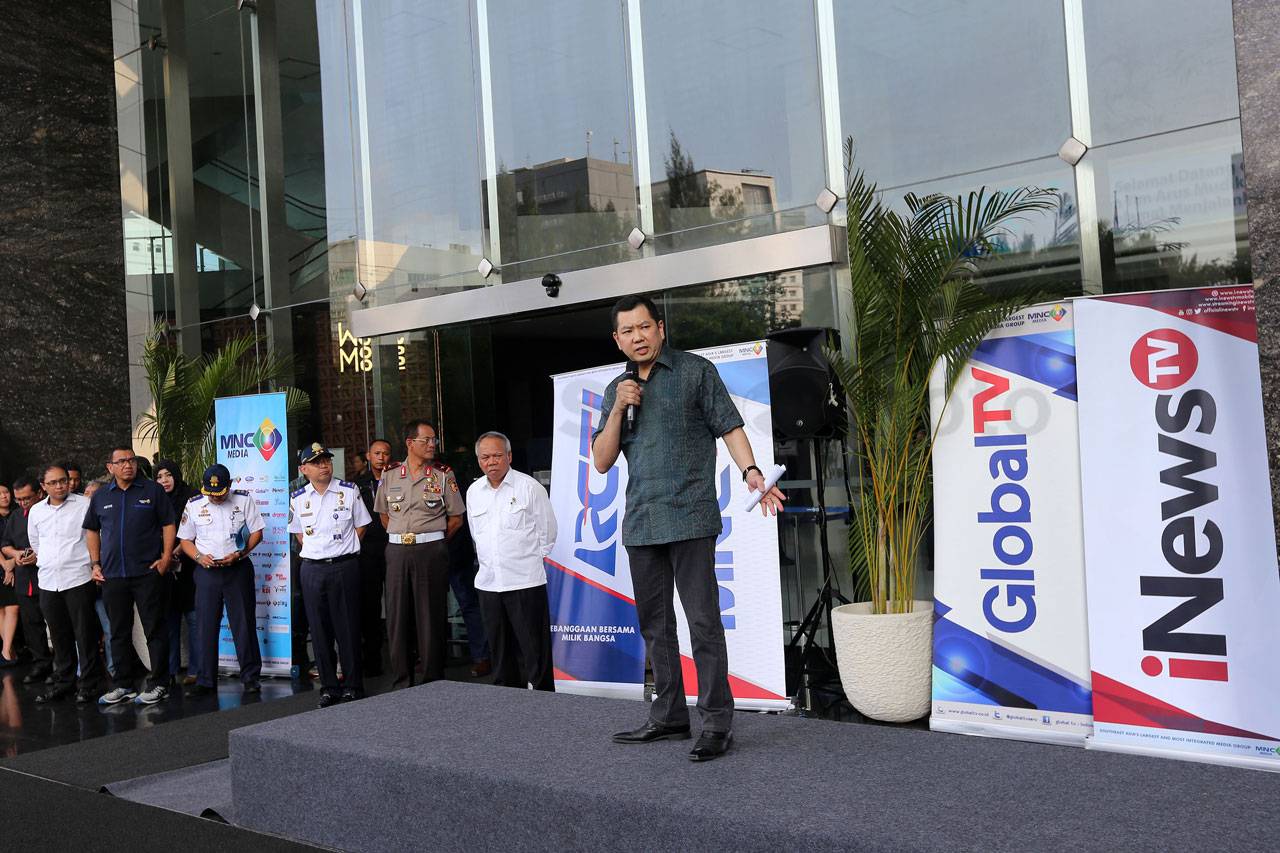 Menteri PUPR Lepas Tim...
