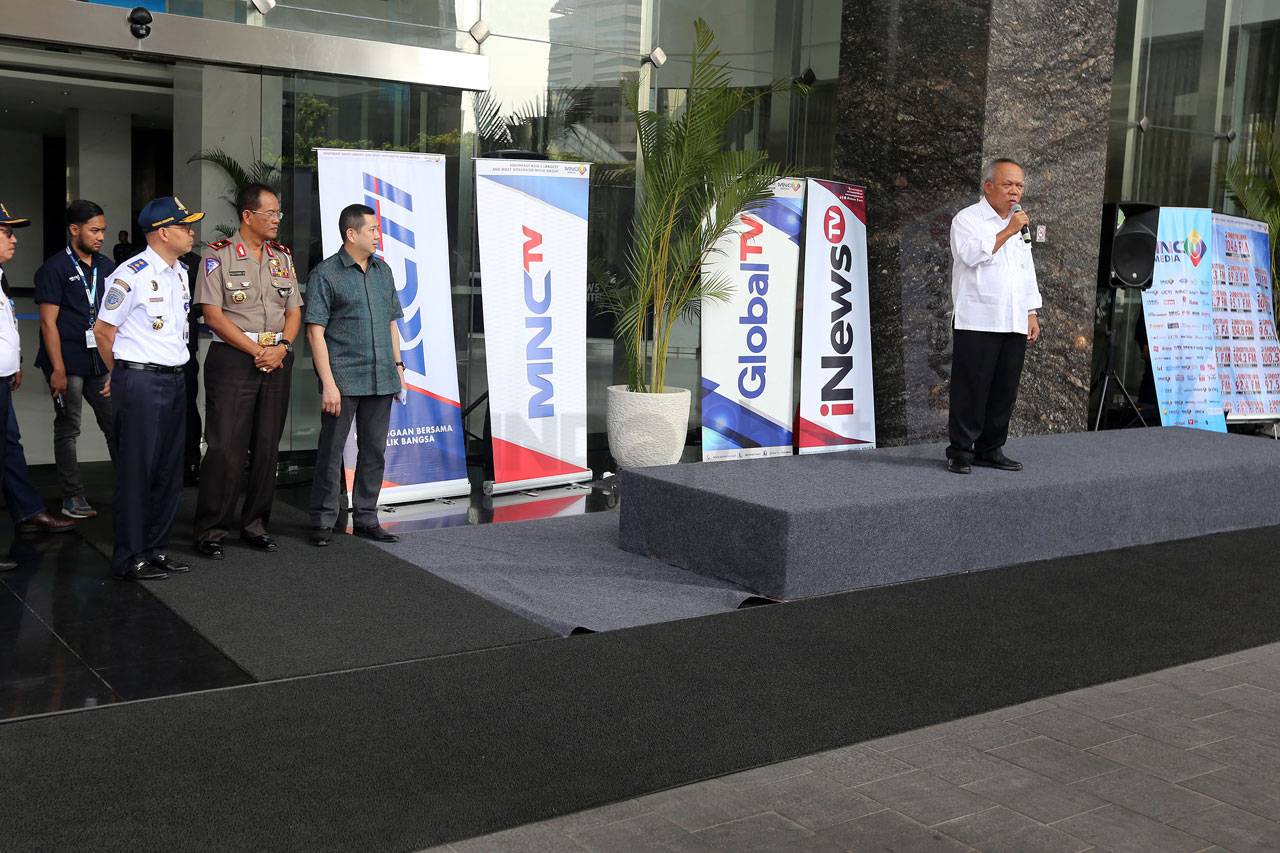 Menteri PUPR Lepas Tim...