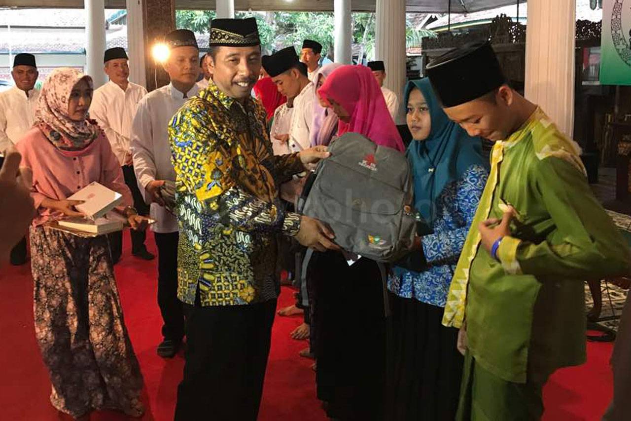 Semen Indonesia Bagikan...