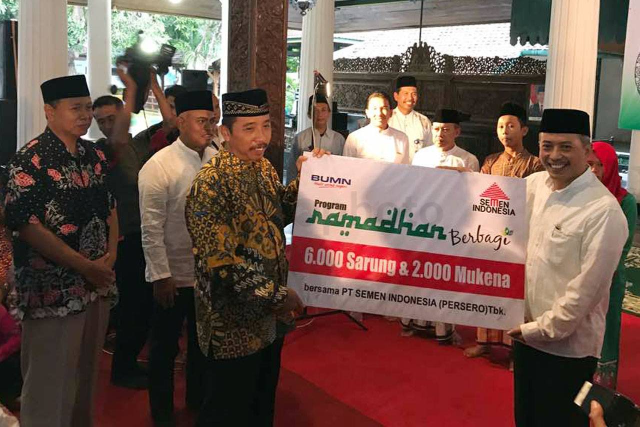 Semen Indonesia Bagikan...