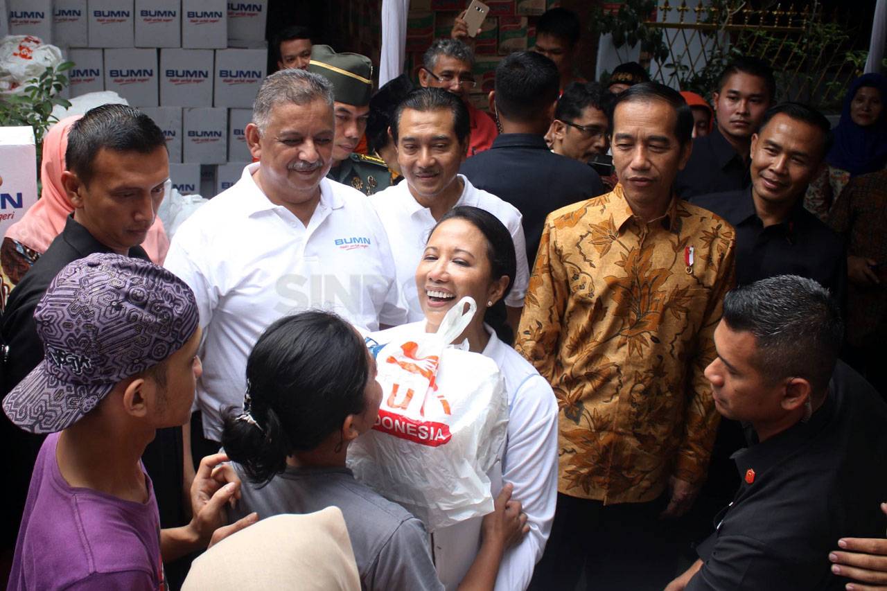 Presiden Jokowi Bagikan...