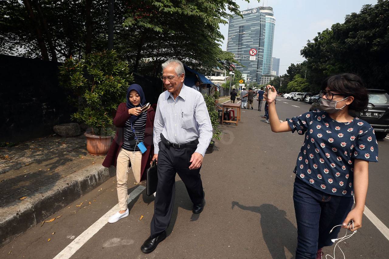 KPK Periksa Mantan Kepala...