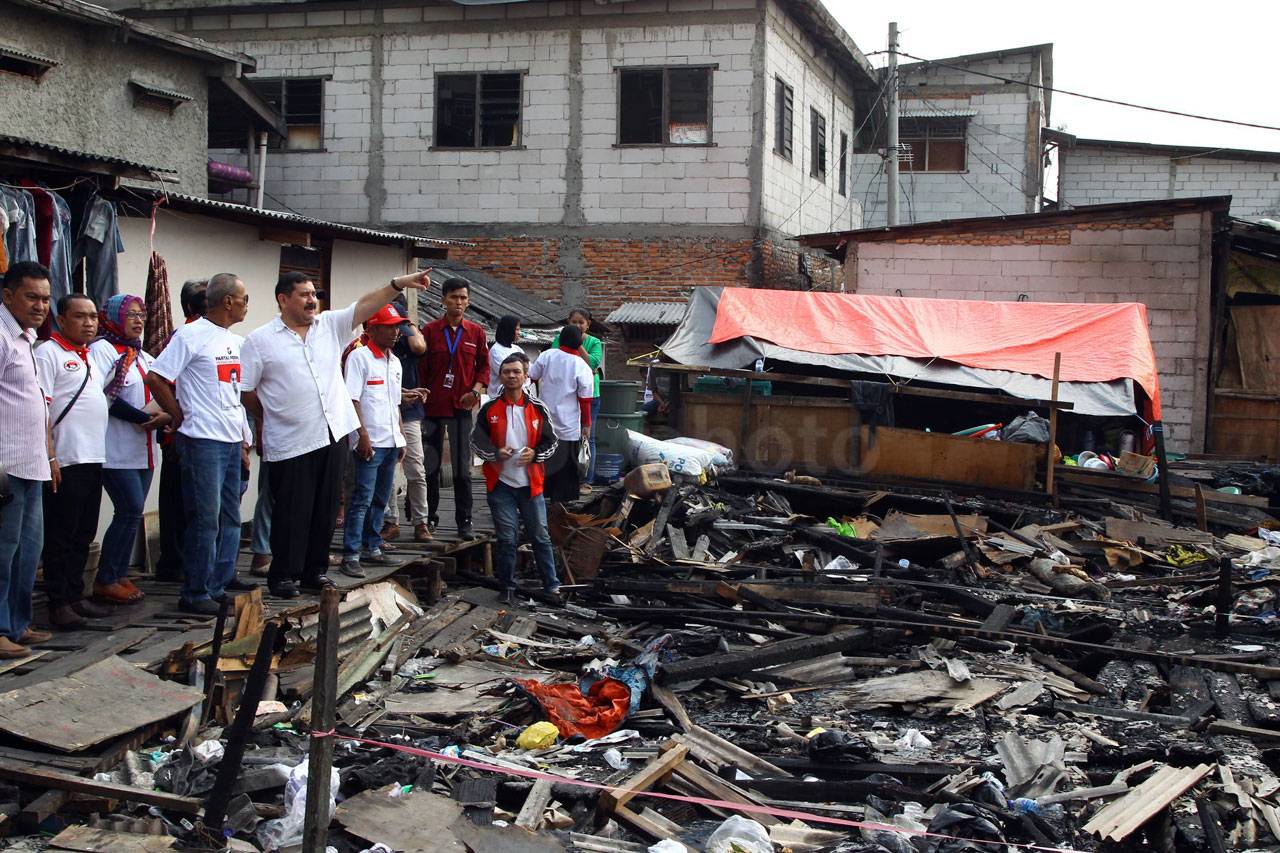 Partai Perindo Serahkan...