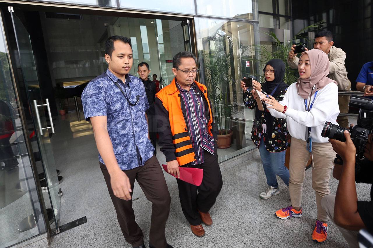KPK Periksa Auditor...