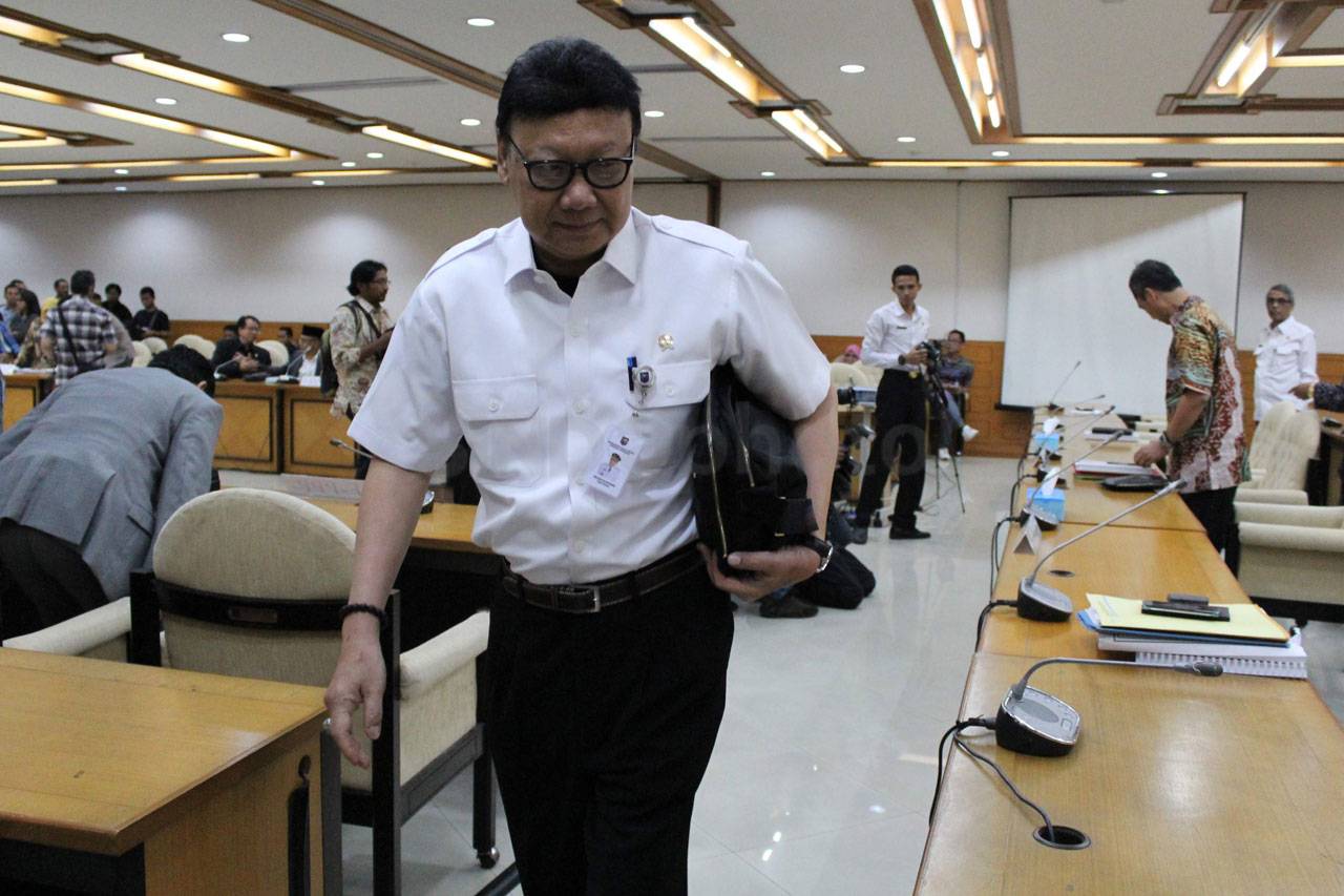 Mendagri Rapat dengan...