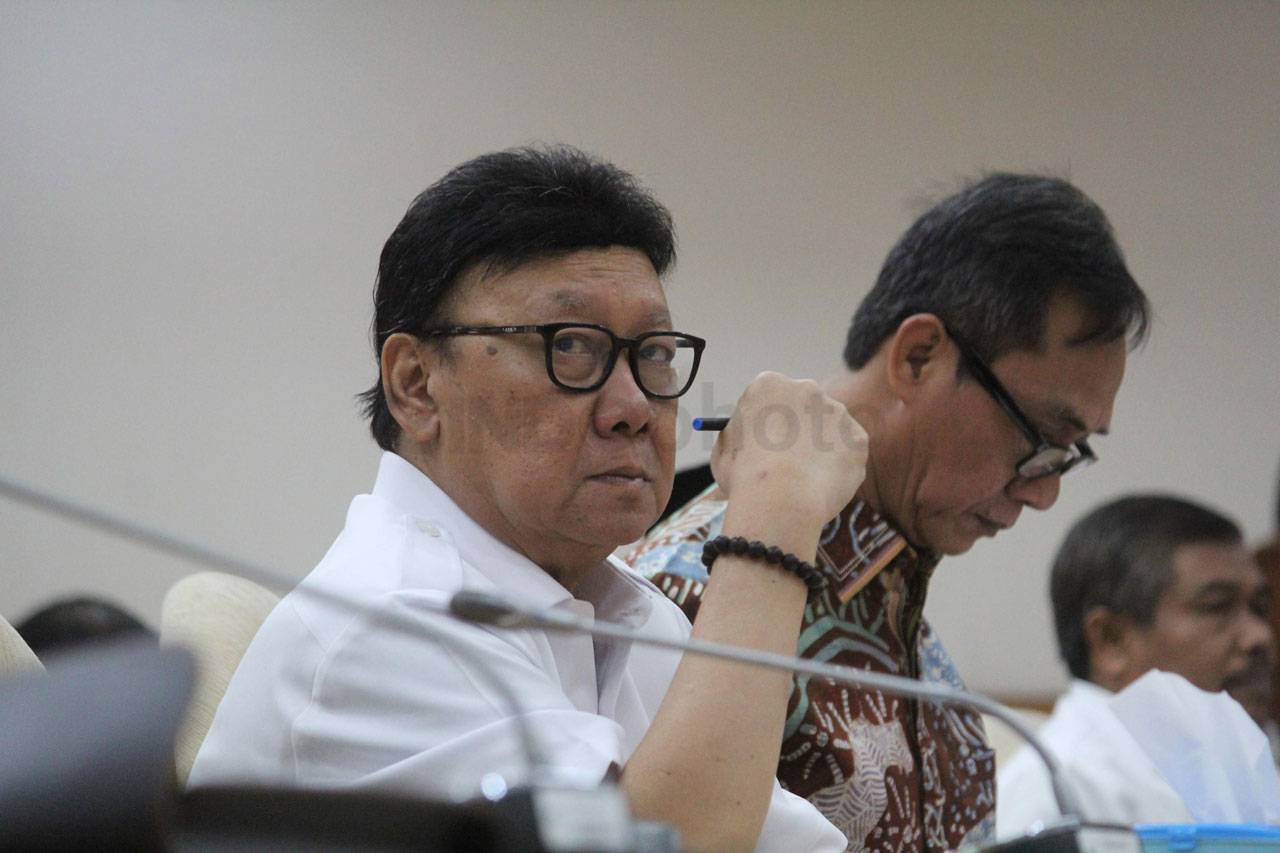 Mendagri Rapat dengan...