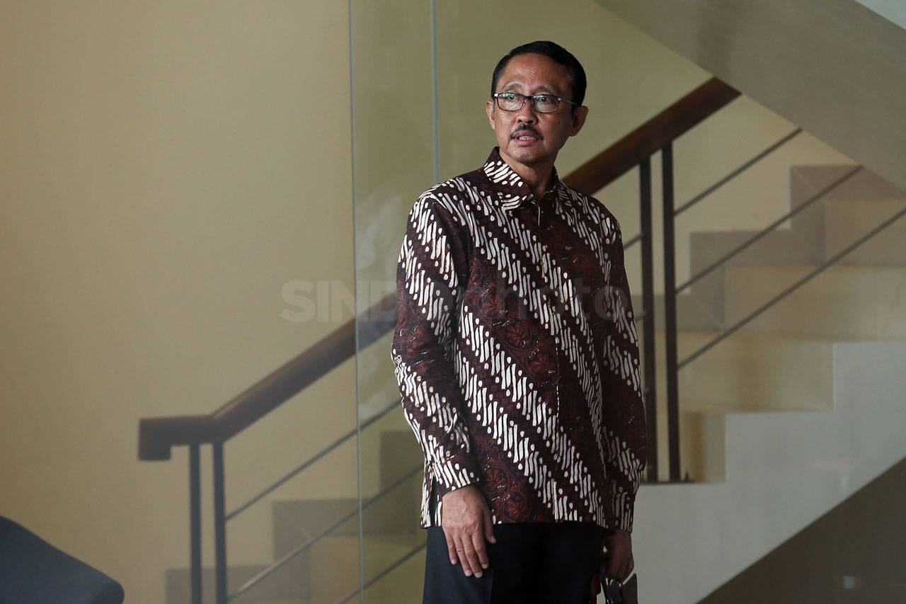 KPK Periksa Mantan Kepala...