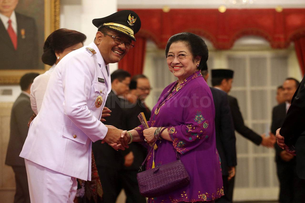 Presiden Jokowi Lantik...