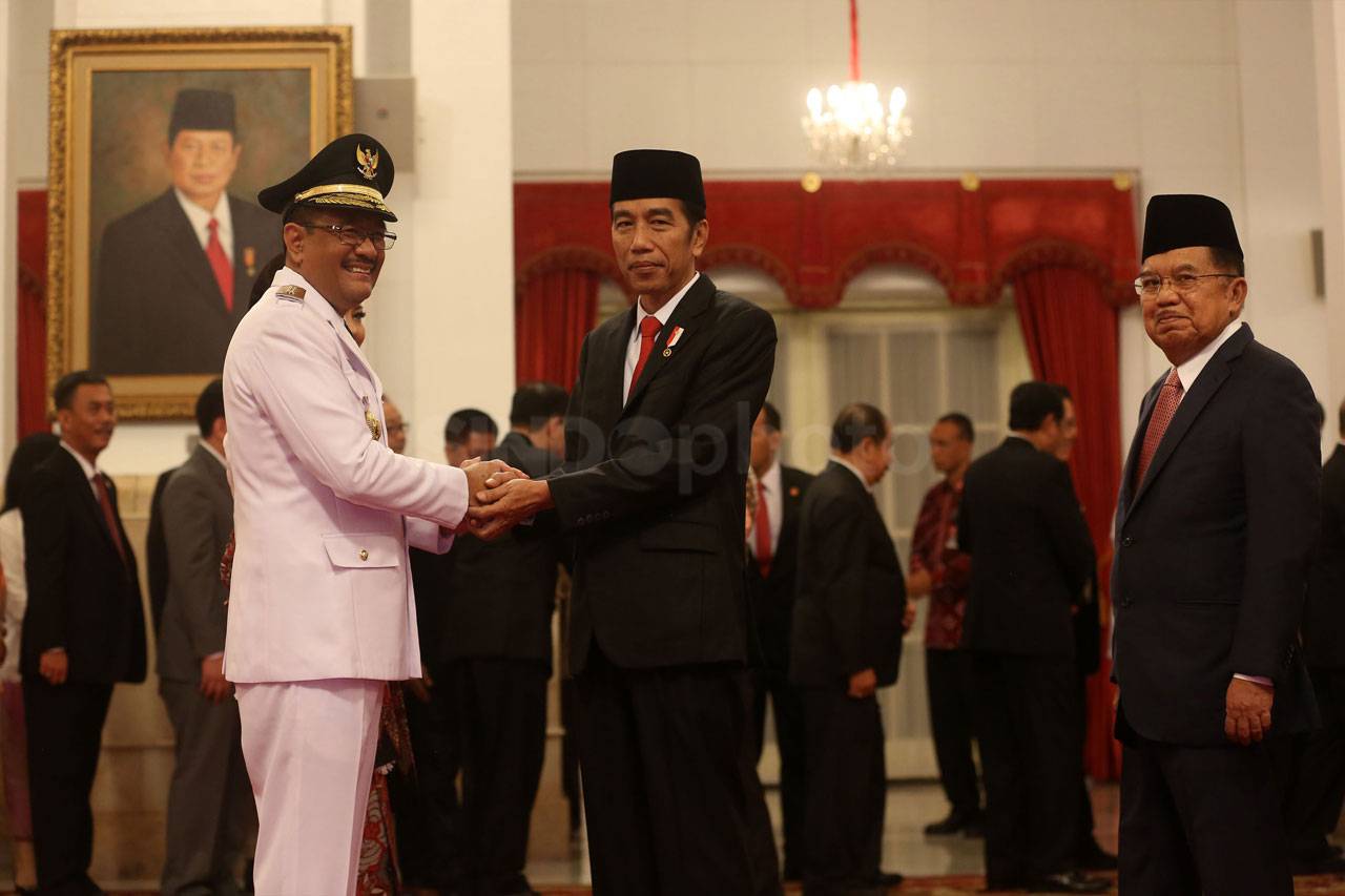 Presiden Jokowi Lantik...
