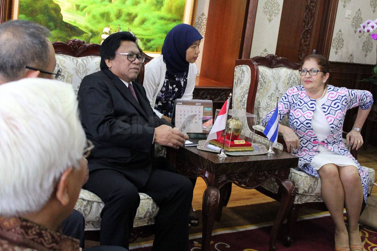 Ketua DPD Terima Kunjungan...