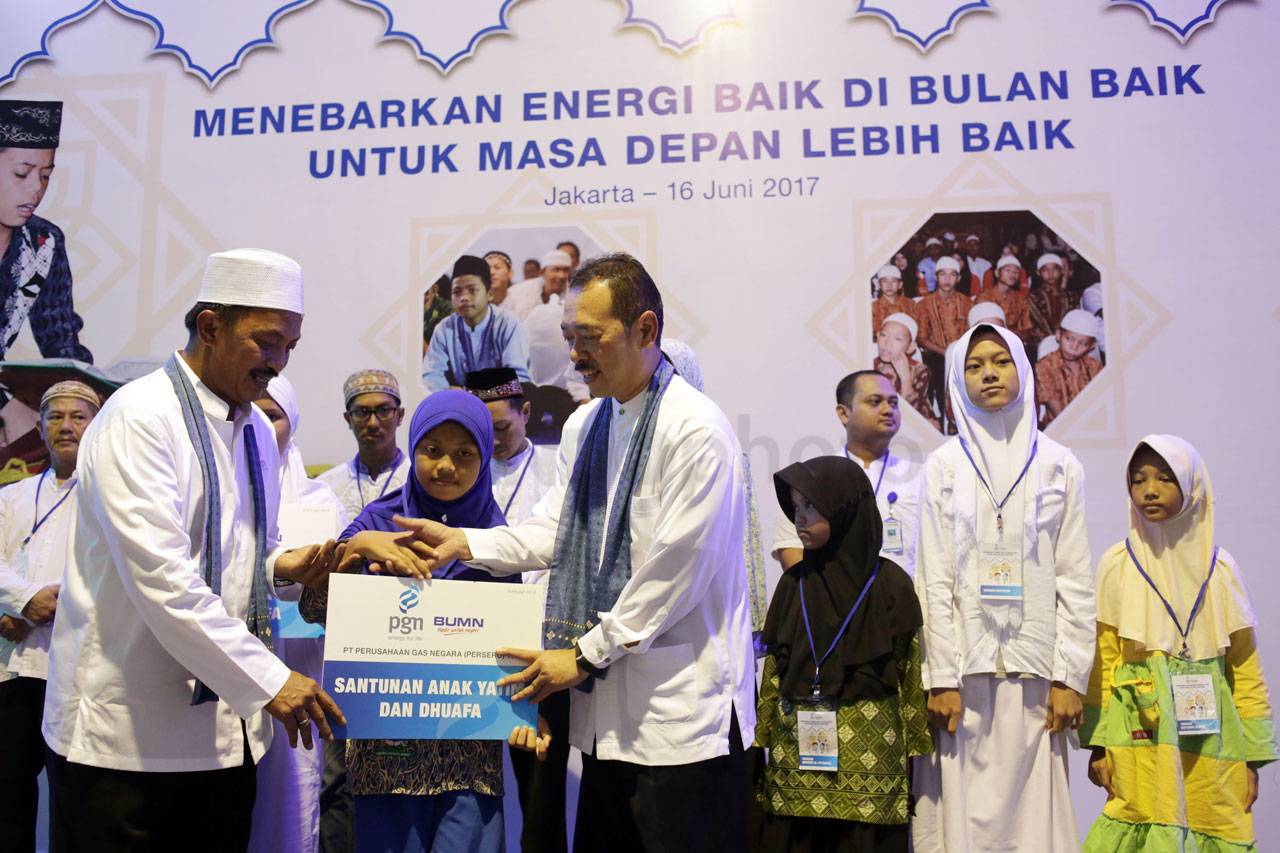 PGN Berikan Santunan...
