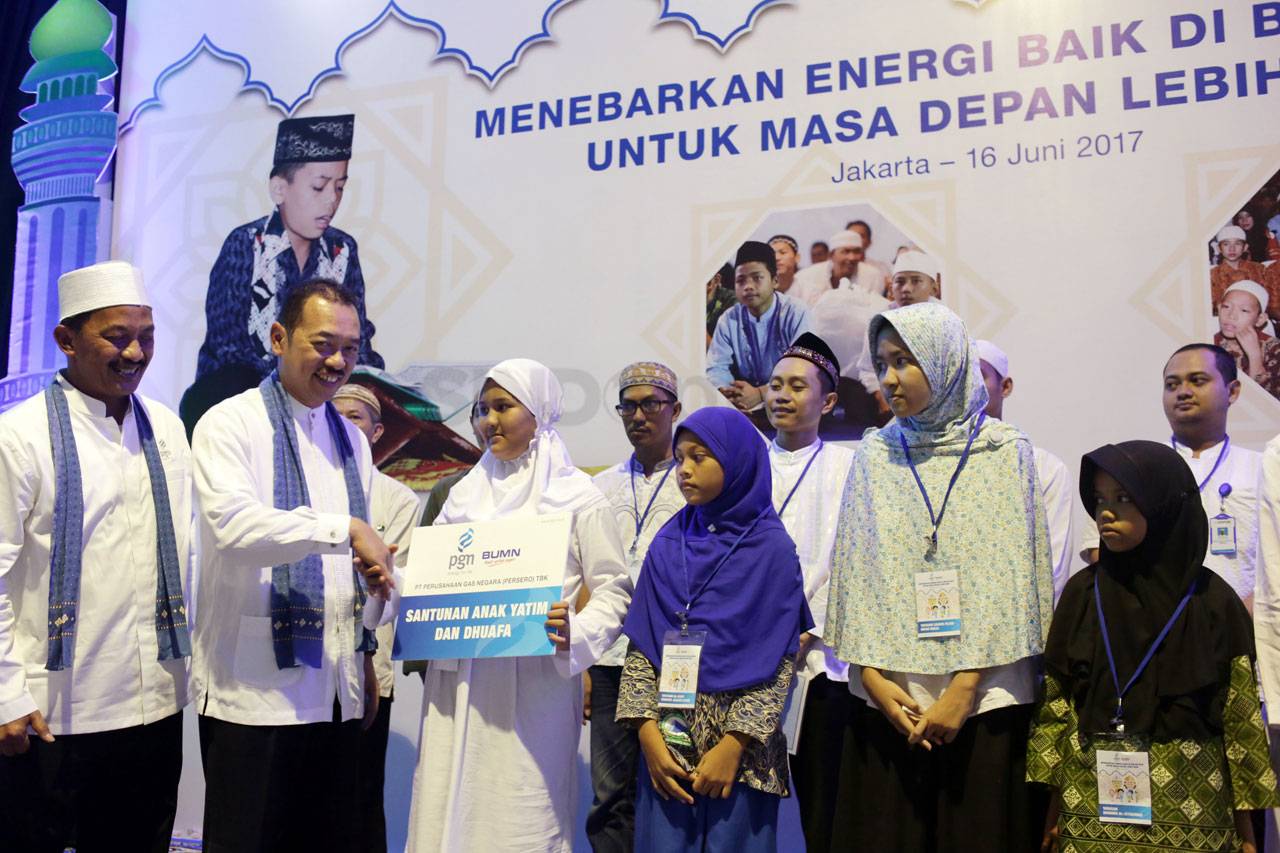 PGN Berikan Santunan...