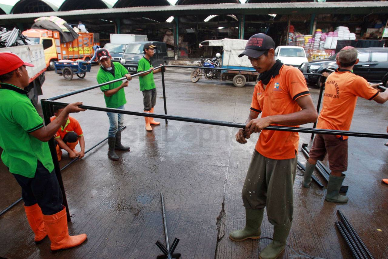 43 Pedagang Pasar Induk...