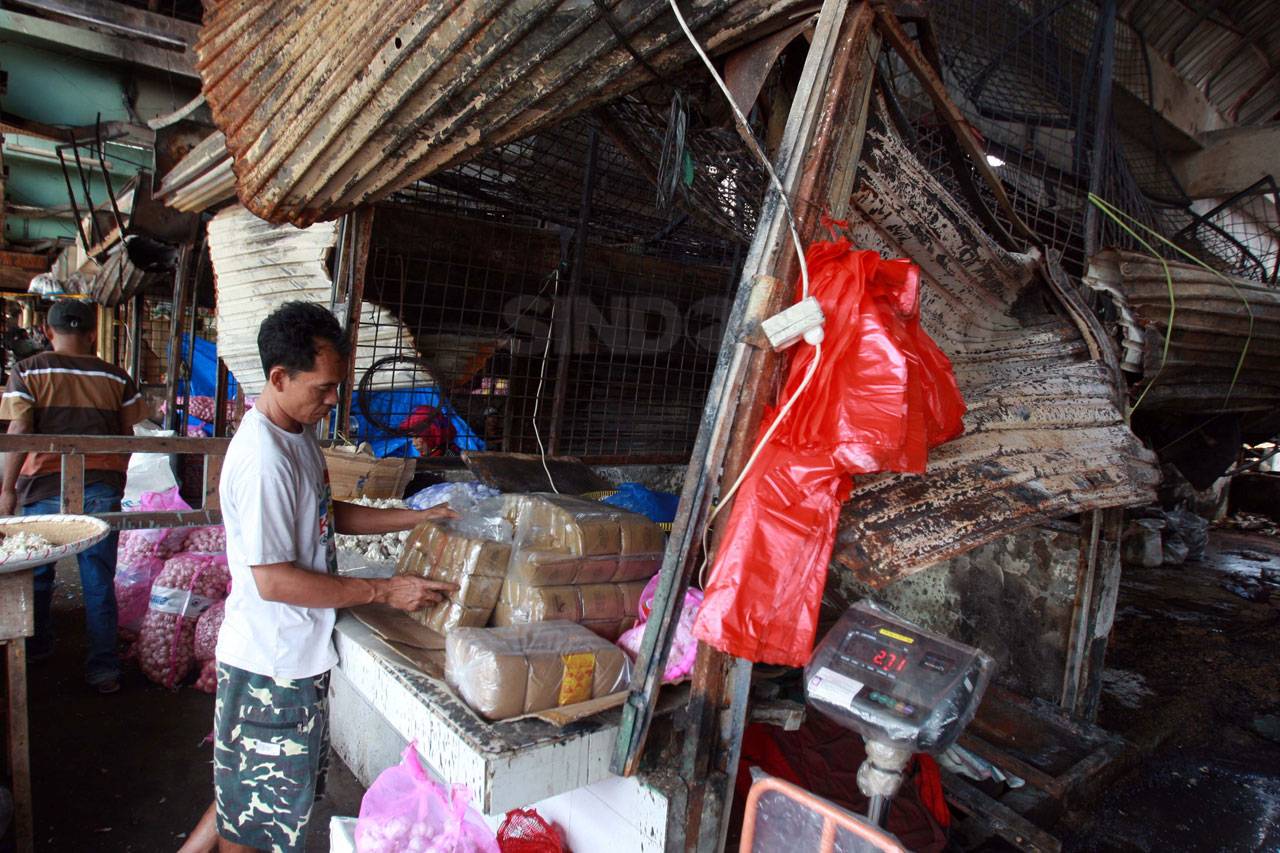43 Pedagang Pasar Induk...