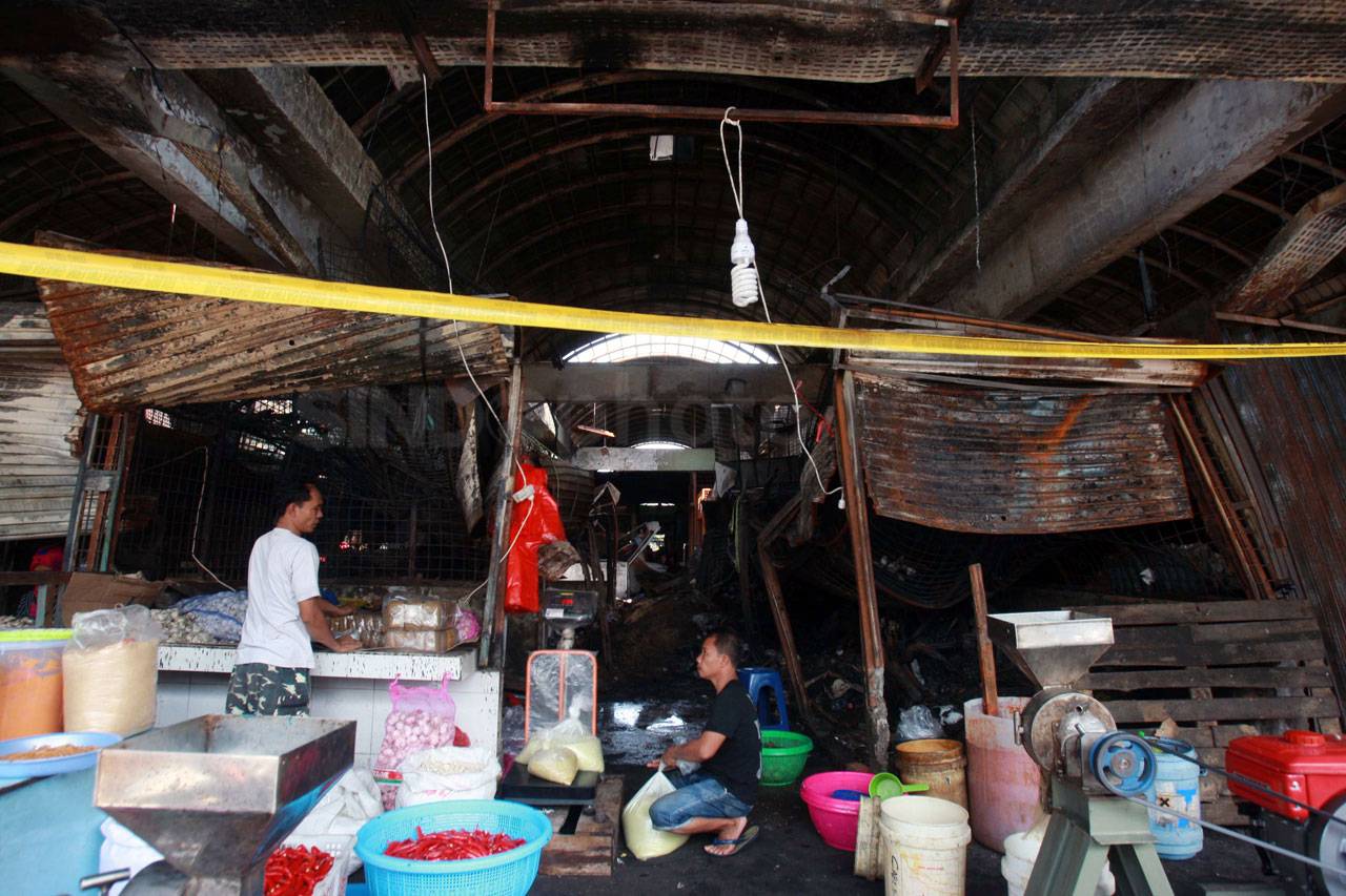 43 Pedagang Pasar Induk...