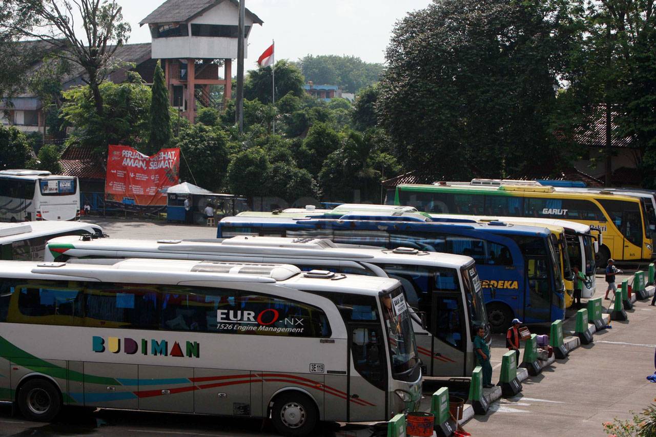 Arus Mudik di Terminal...