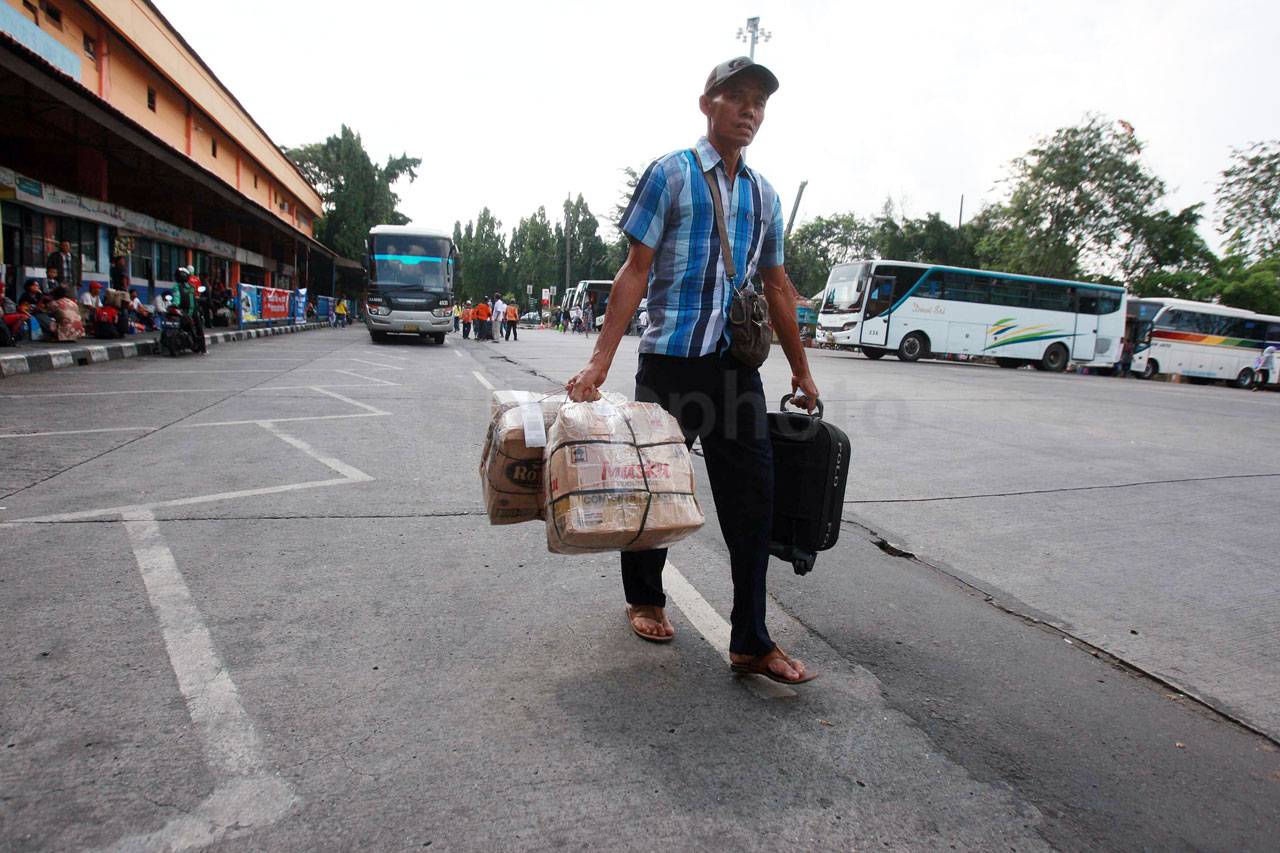 Arus Mudik di Terminal...