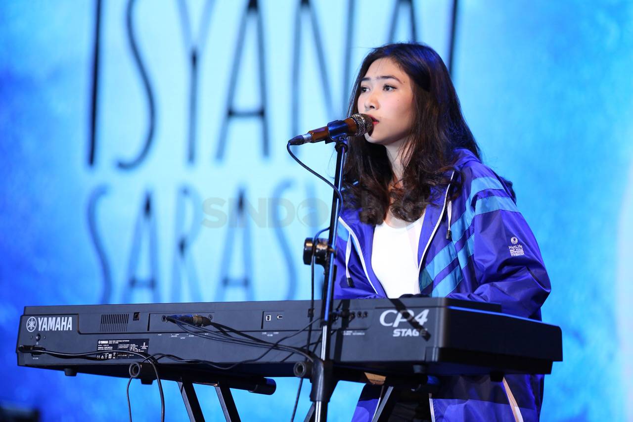 Isyana Sarasvati dan...