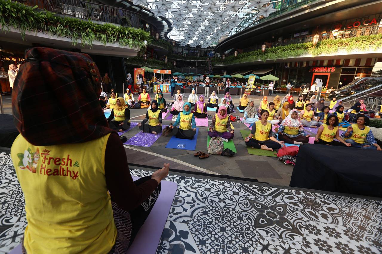 Yoga Ngabuburit Bersama...