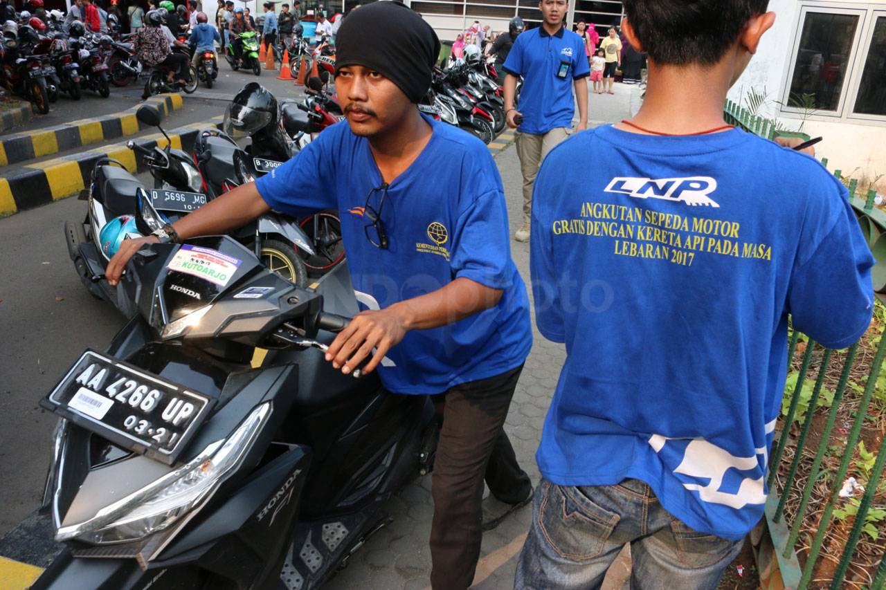 Calon Pemudik Paketkan...