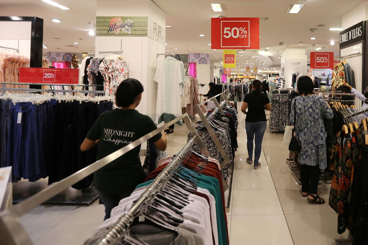 Midnight Shopping di...