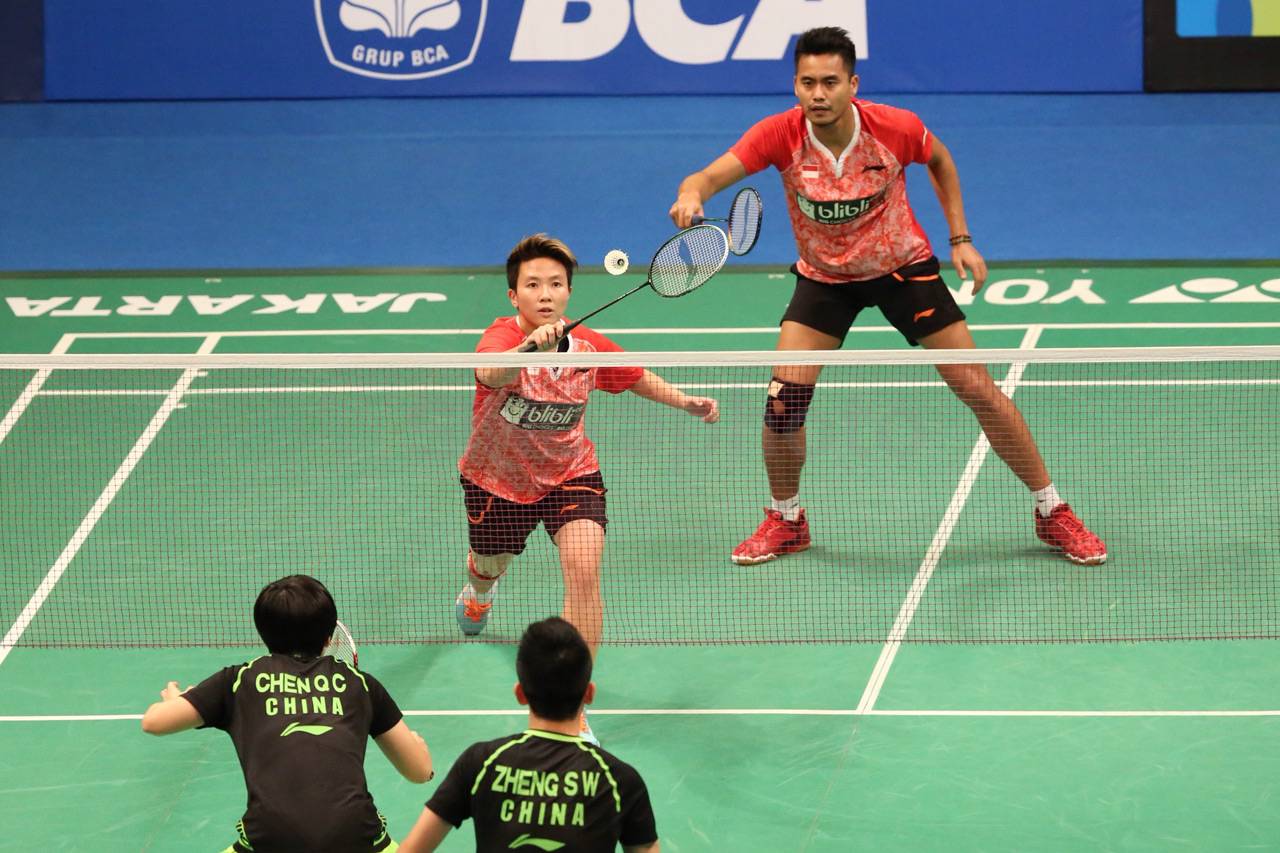 Tontowi Ahmad Gendong...