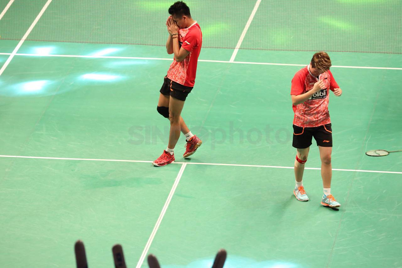 Tontowi Ahmad Gendong...