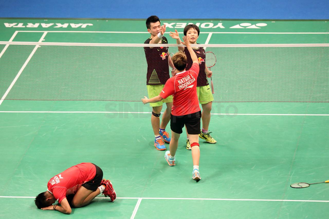 Tontowi Ahmad Gendong...
