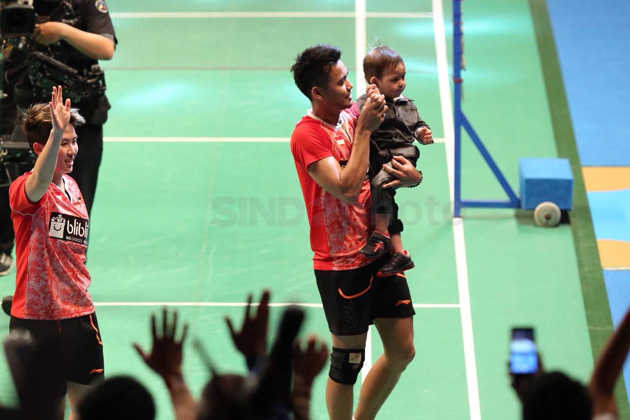 Tontowi Ahmad Gendong...