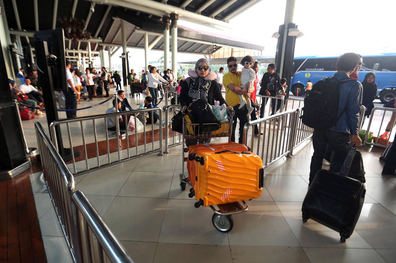 Arus Mudik di Bandara...