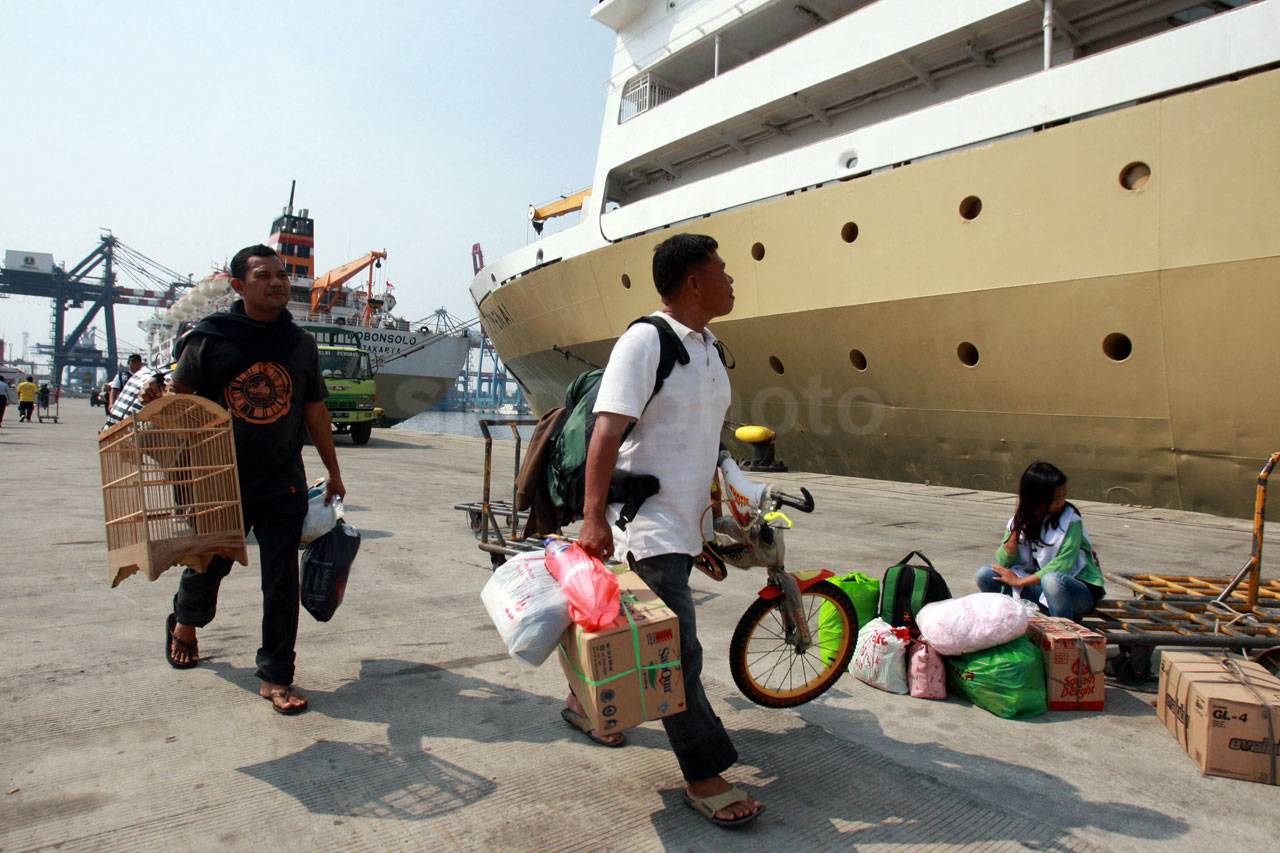 Pemudik dengan Kapal...
