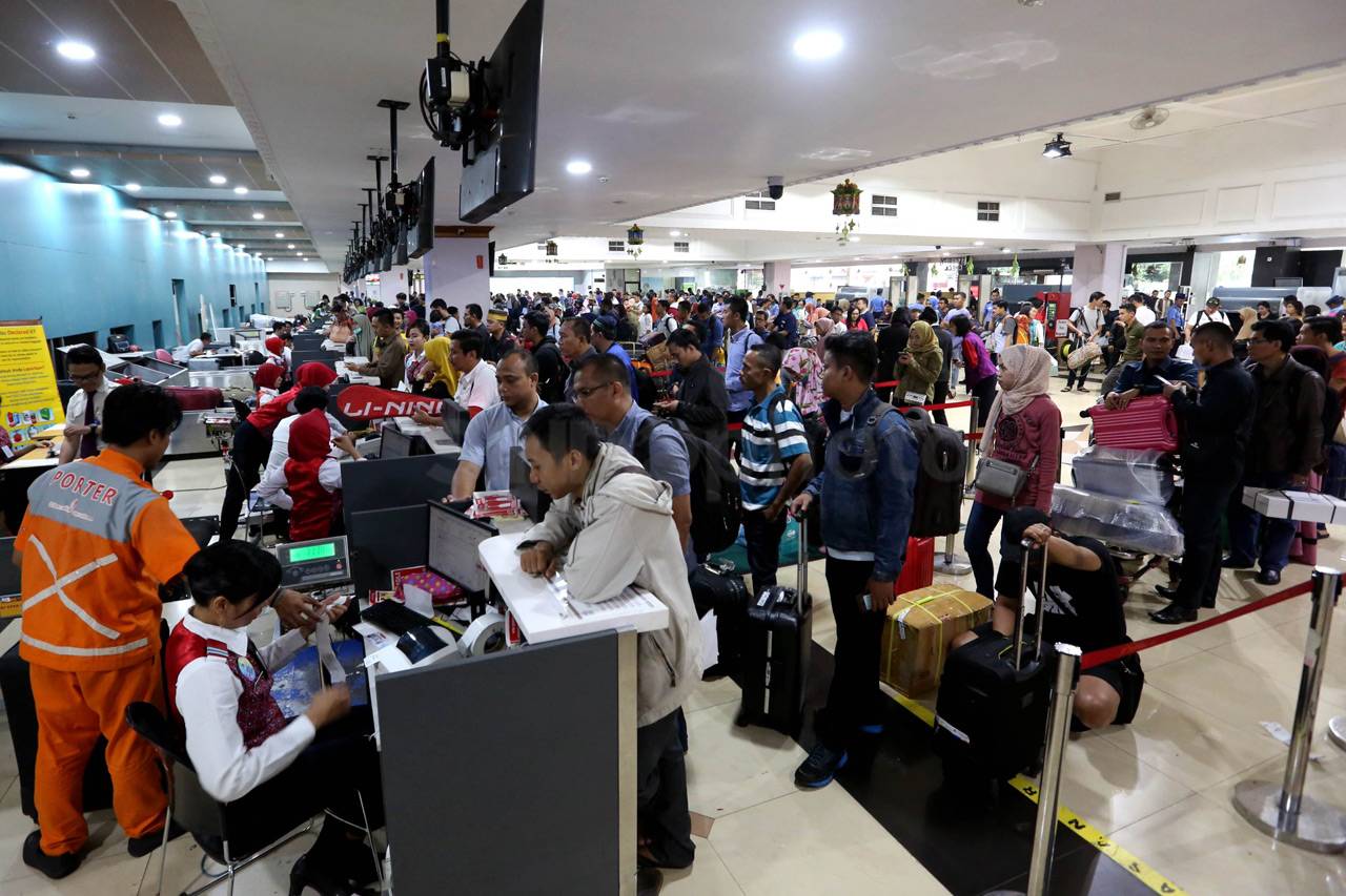 Ribuan Pemudik Mulai...