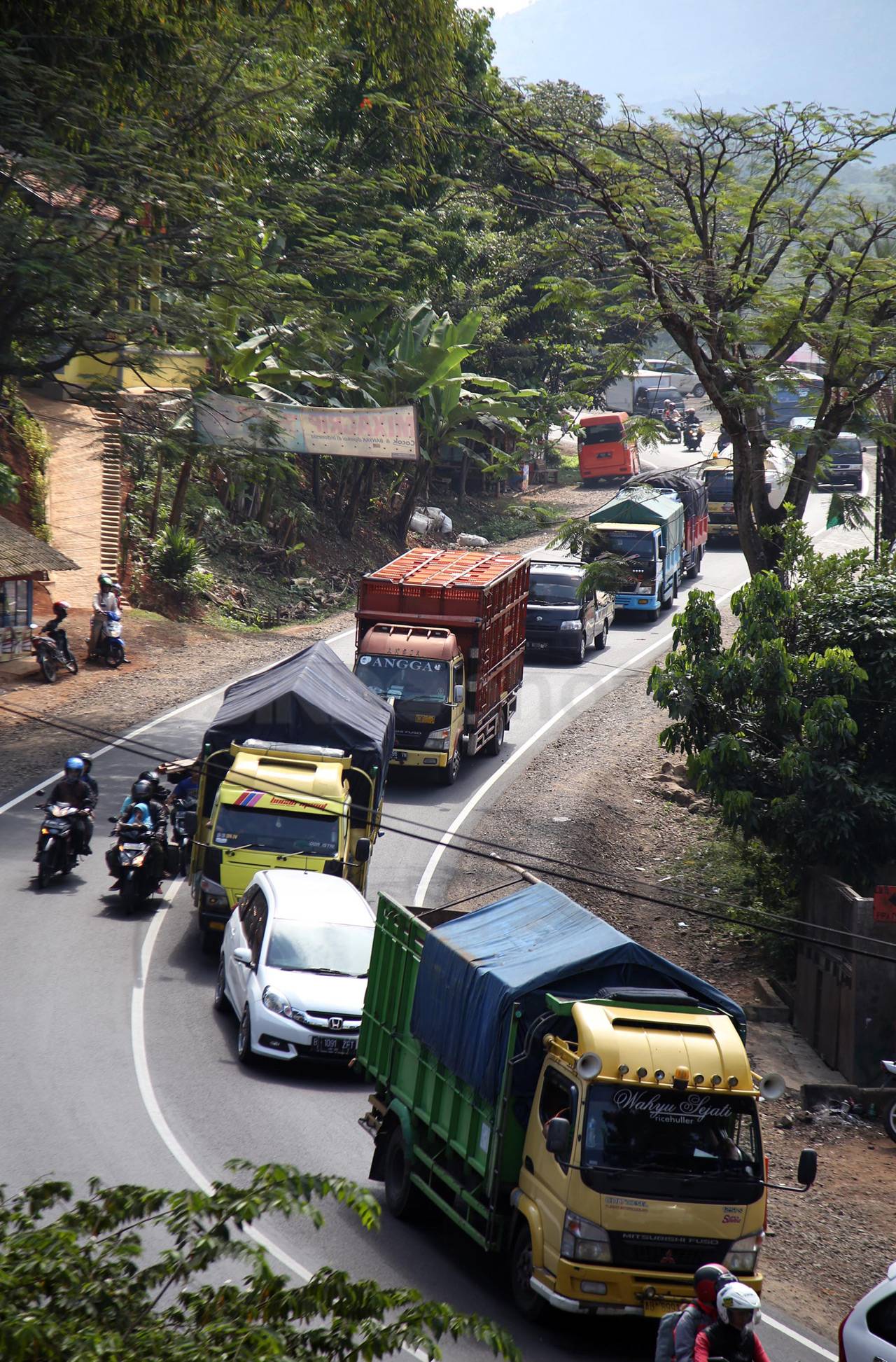 Jalur Selatan Padat...