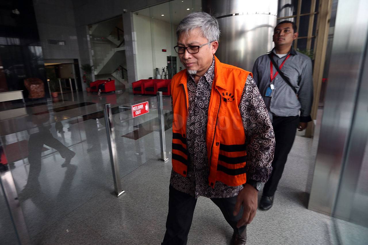 KPK Lanjutkan Pemeriksaan...