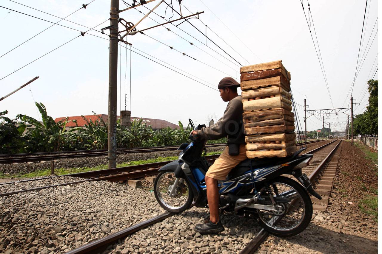 Perlintasan Kereta Tanpa...