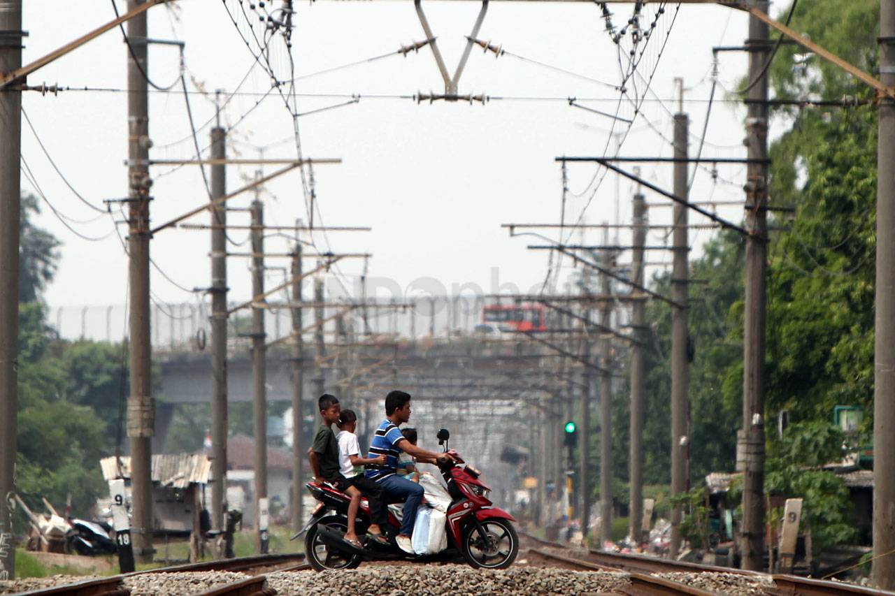 Perlintasan Kereta Tanpa...