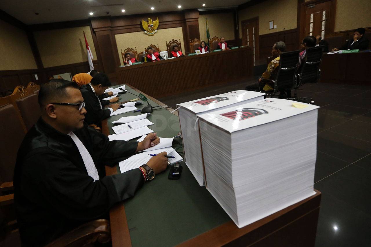 Sidang Kasus E-KTP,...
