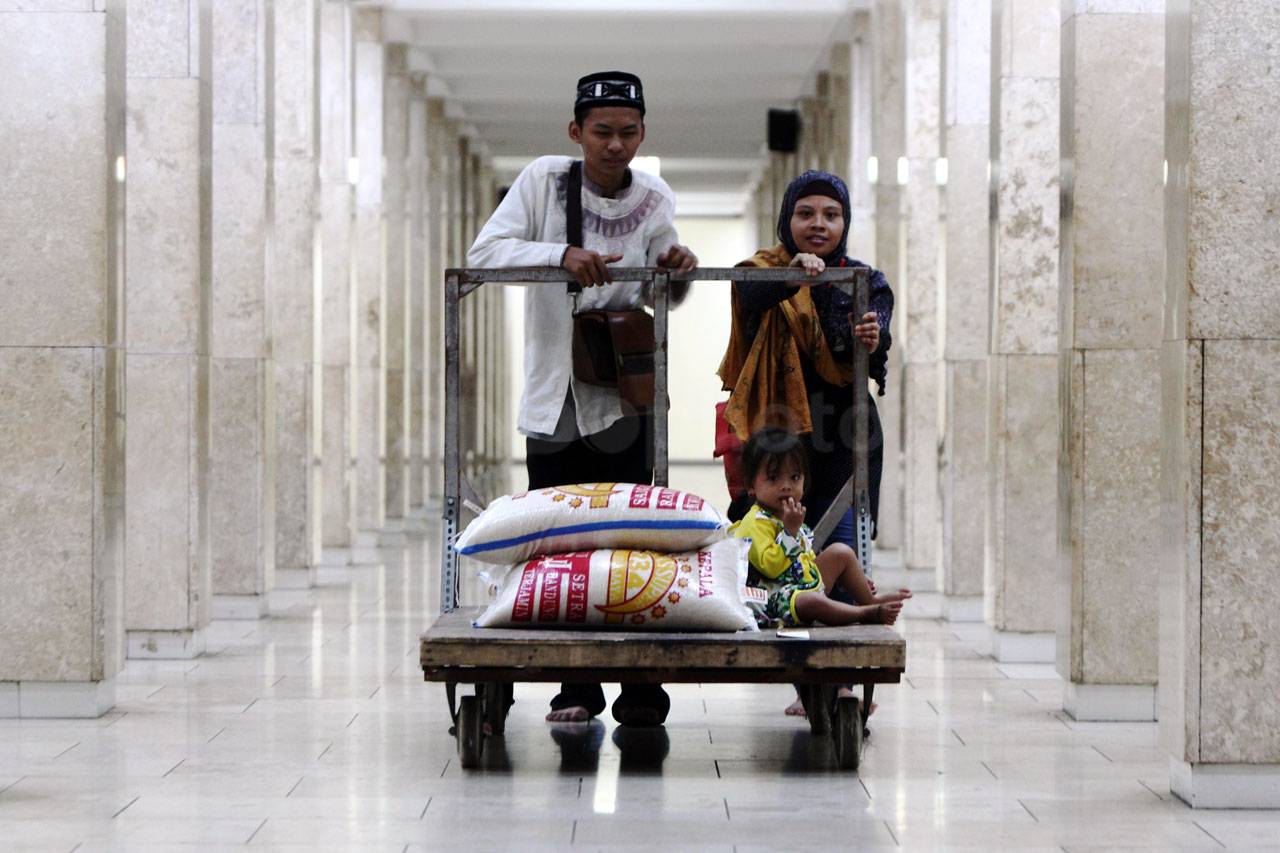 Penyaluran Beras Zakat...