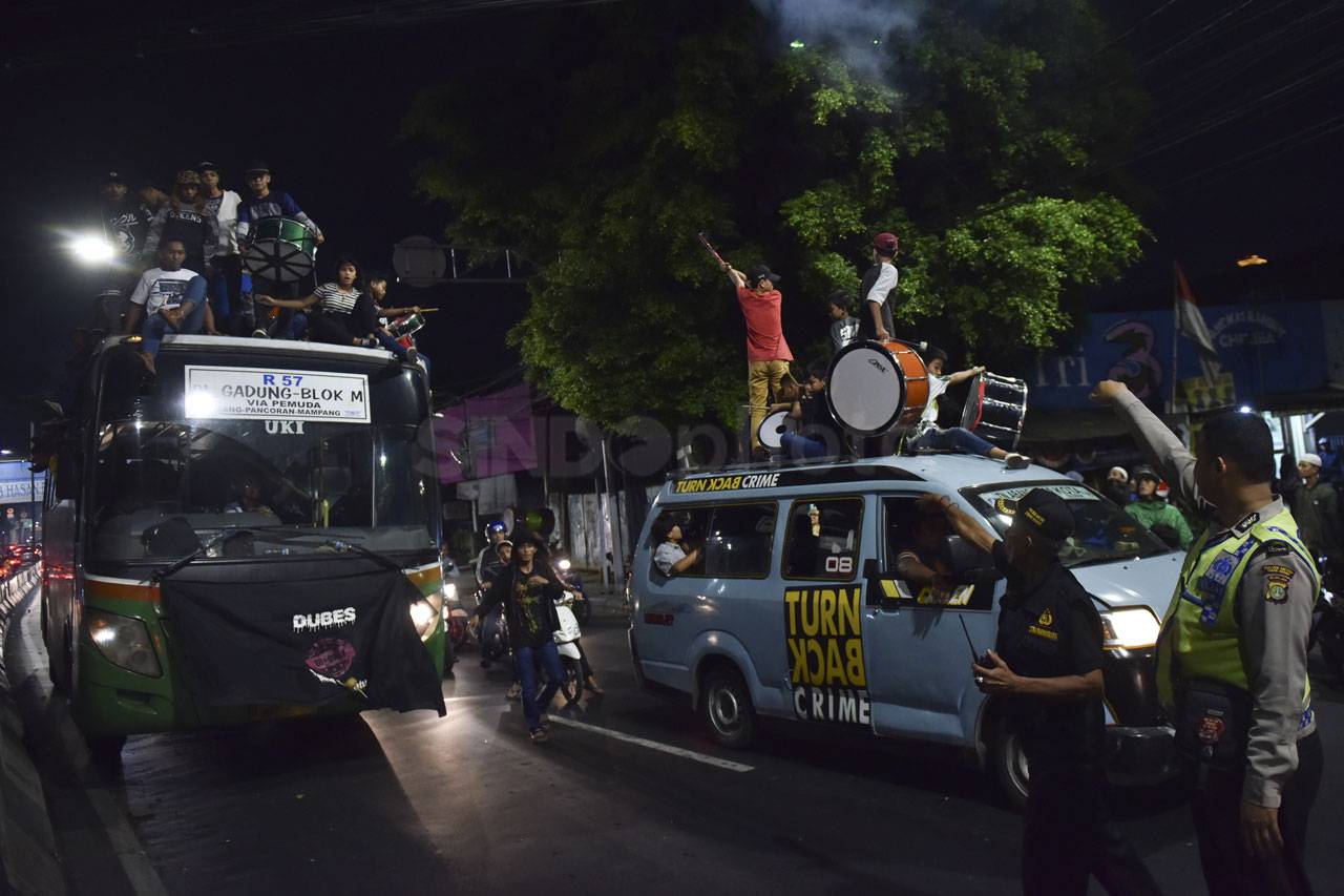 Pawai Takbir, Warga...
