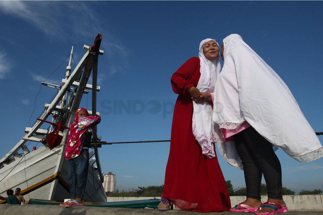 Salat Idul Fitri di...